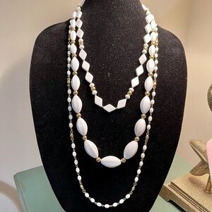 VINTAGE WHITE AND GOLD NECKLACE BUNDLE MONET NAPIER TRIFARI EXCELLENT CONDITION